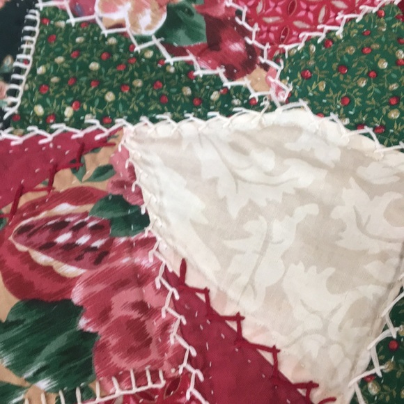 Beautiful Christmas tree skirt - Picture 3 of 7